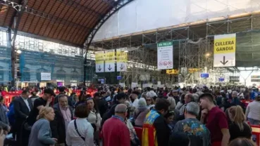 La fiesta pide límites y políticos de verdad